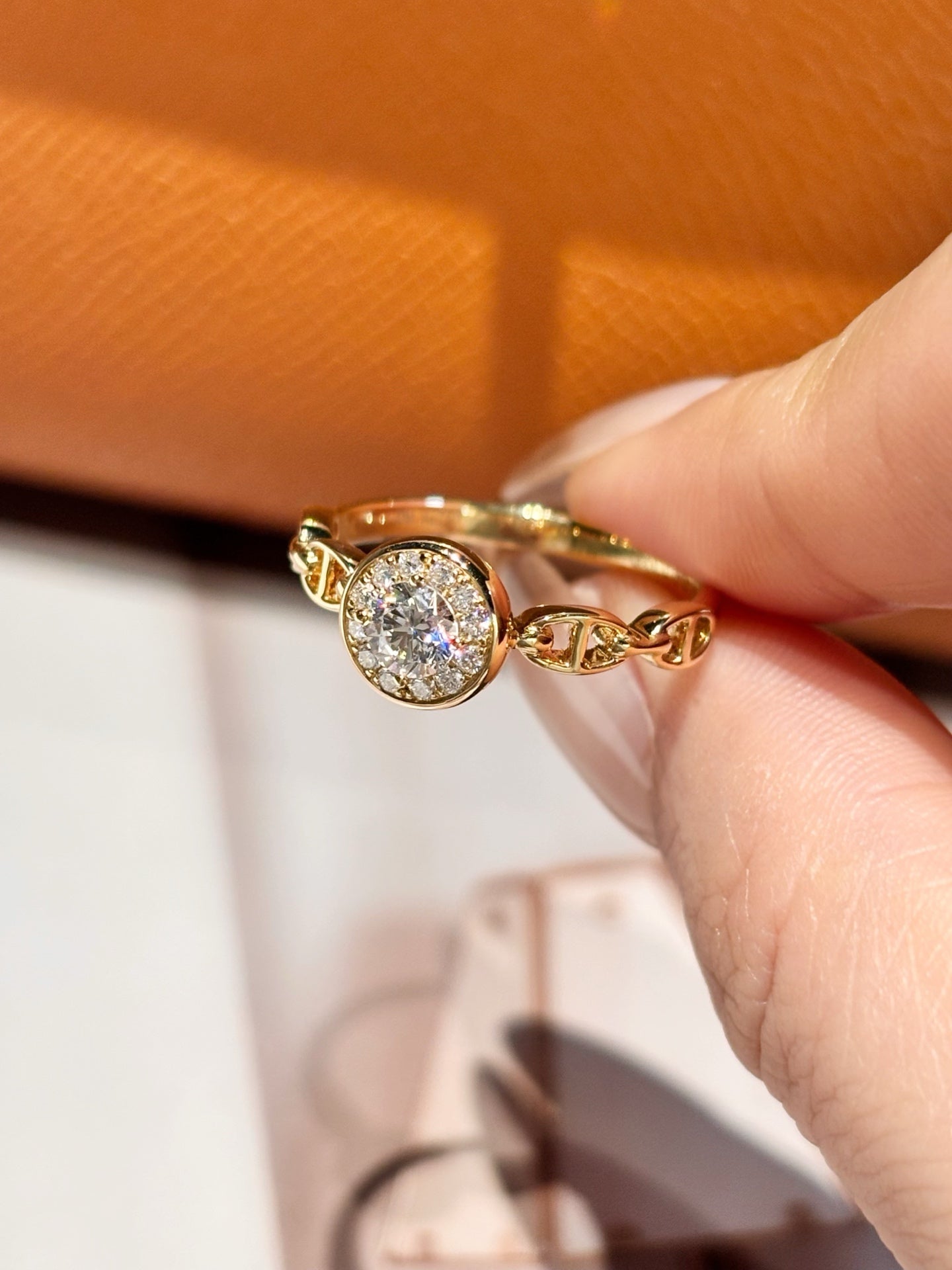 18K Yellow Gold 0.327ct Total D Color Round Brilliant Cut Lab Grown Diamond Halo Chain Link Ring - "Chic Link" Collection